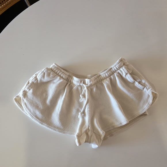 Brandy Melville OS Waffle Cream Athletic Shorts Summer Beach Vibes - Picture 2 of 10